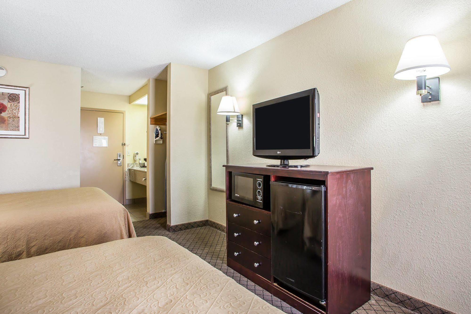 Quality Inn Ролла Экстерьер фото